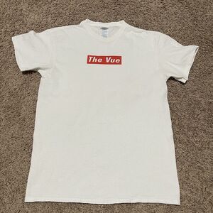 The Vue Reigns Supreme Shirt Men Medium White Red Box Logo Crewneck Short Sleeve
